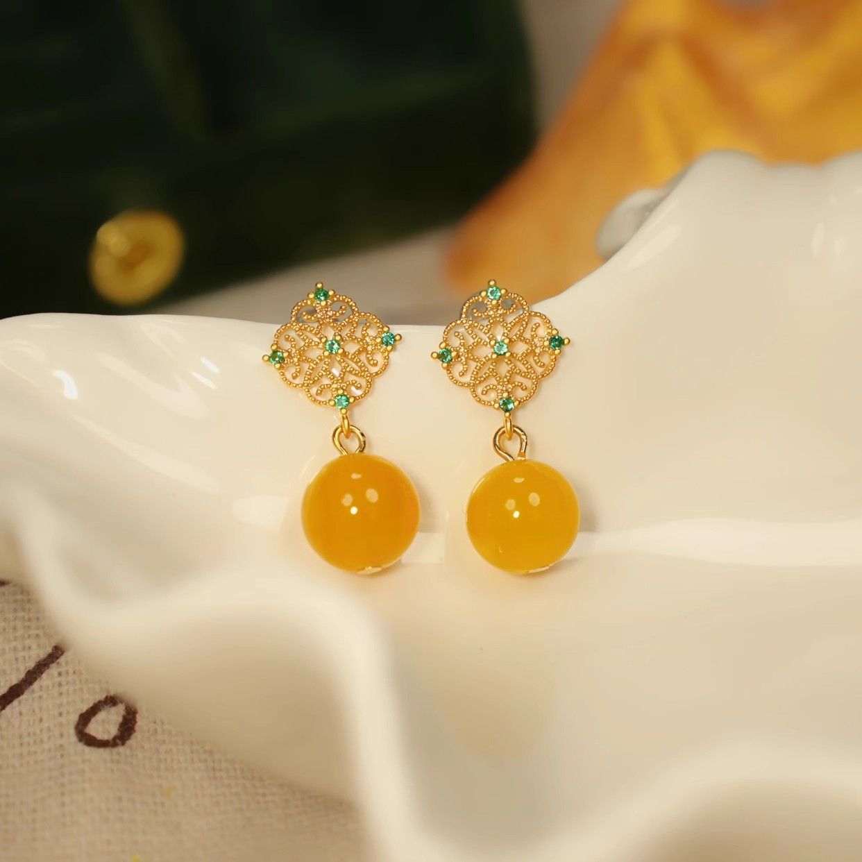 Pendientes chinos color mostaza y verde