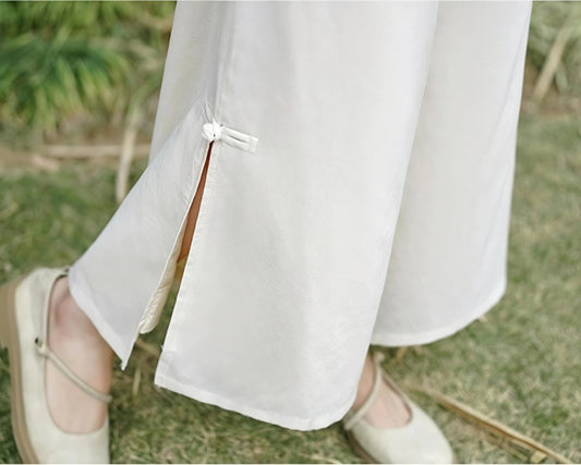 Pantalones fluidos minimalistas