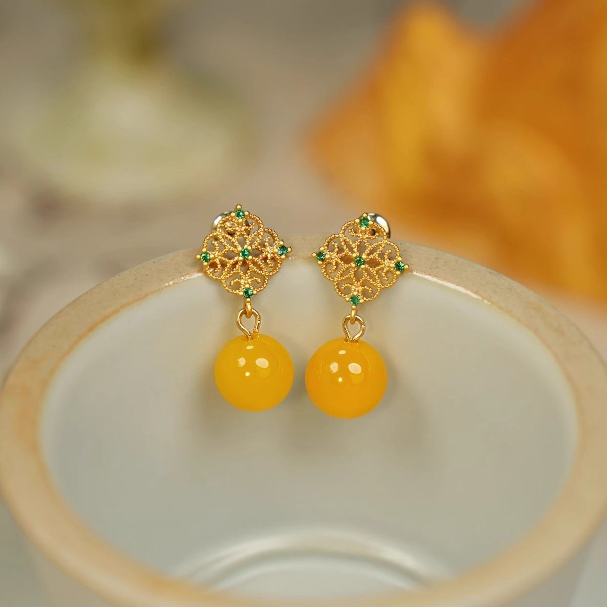 Pendientes chinos color mostaza y verde