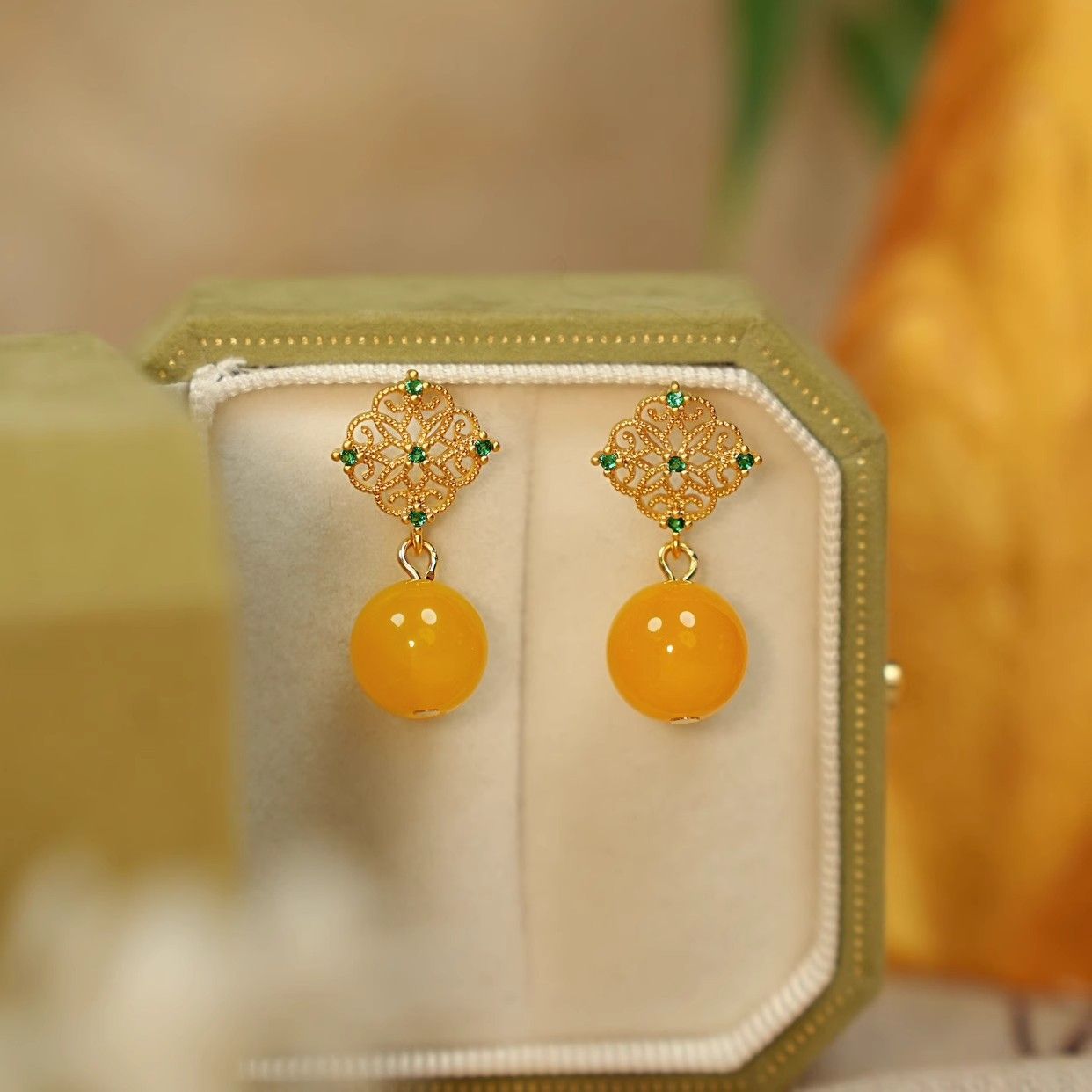 Pendientes chinos color mostaza y verde